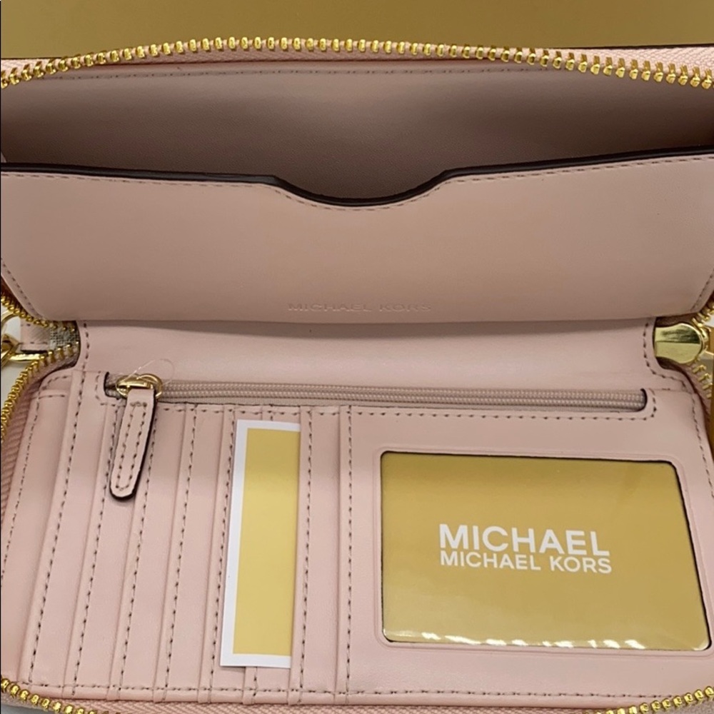 MICHAEL KORS LARGE FLAT MF PHONE CASE POWDER BLUSH - Picture 13 of 16